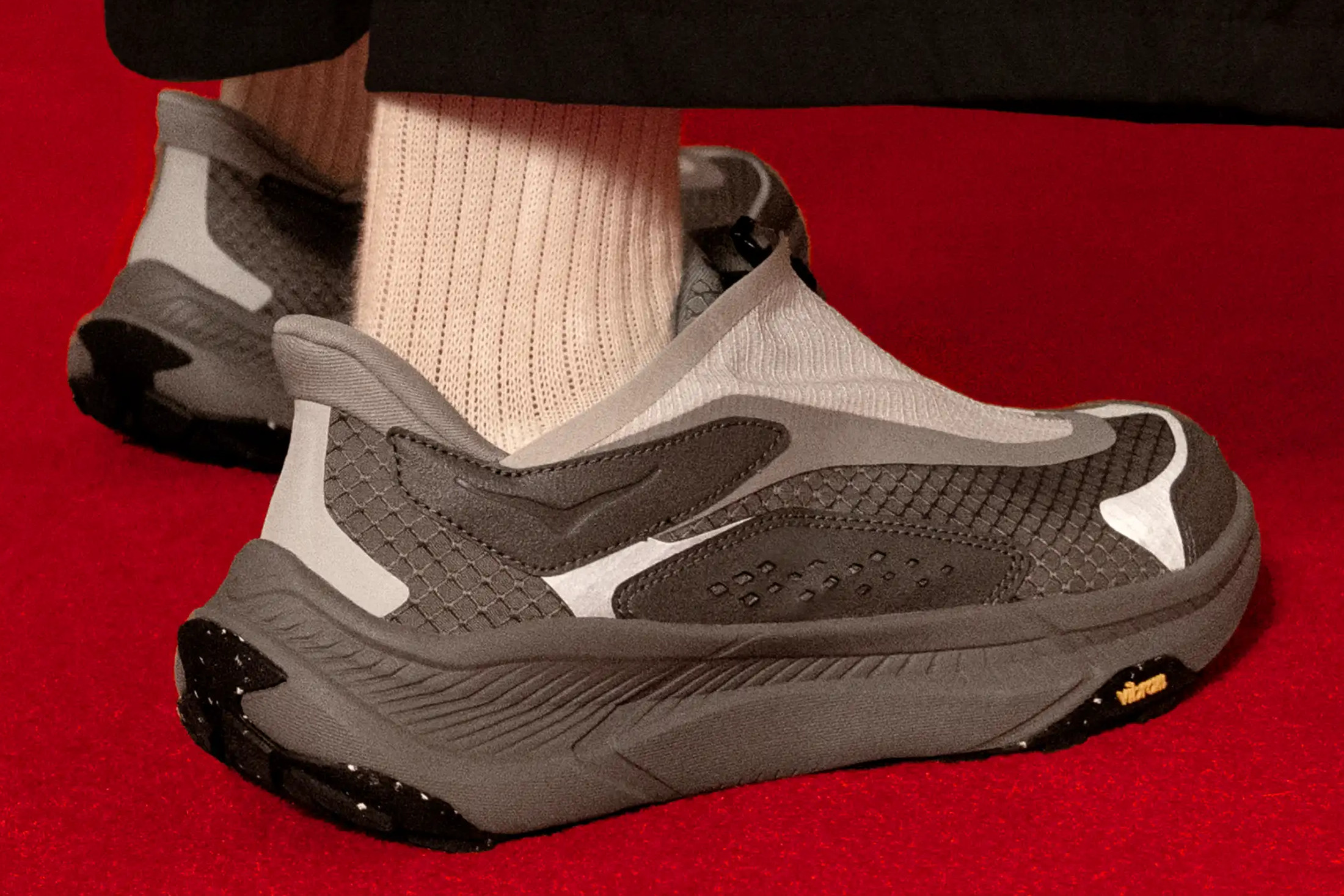 HOKA Project Transport Ripstop Vibram